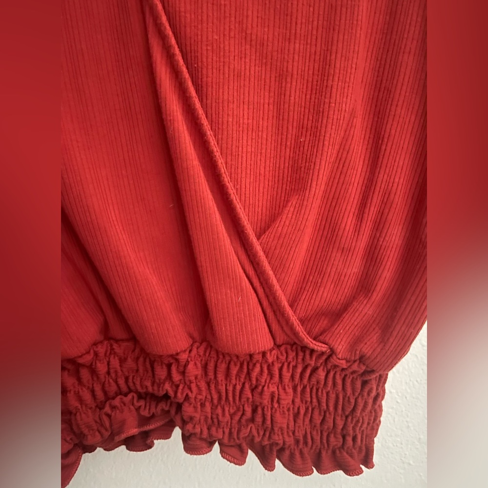 Red/wine bluse. - Picture 2 of 4